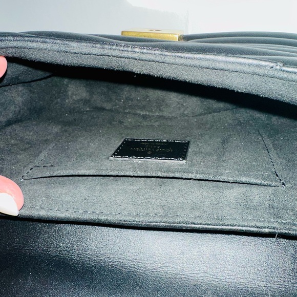 New Wave Chain Bag - Picture 5 of 10